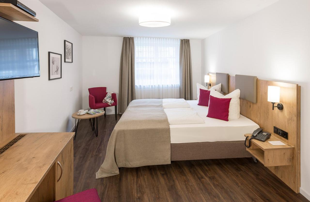 Hotel & Restaurant Lamm Mosbach  Esterno foto